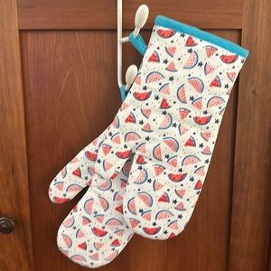 Pot-holders in patriotic colors (watermelon slices and mini-stars